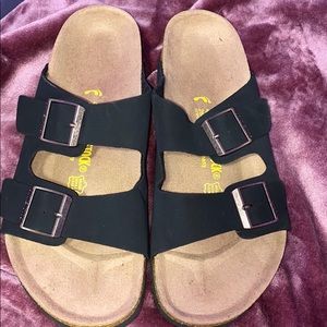Black Birkenstock’s